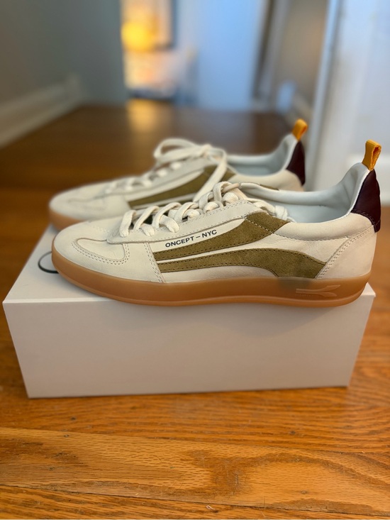 Oncept Shoes - NWT - Oncept NY Fez Retro Sneaker - 8.5